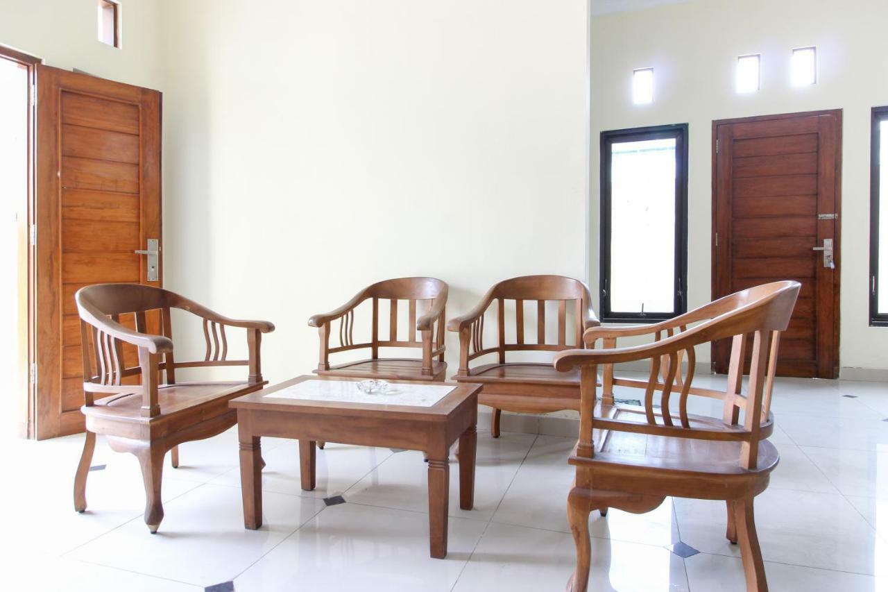 Reddoorz Near Rumah Sakit Condong Catur Maguwo Esterno foto