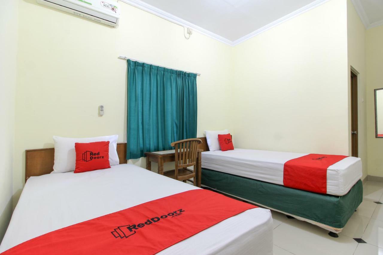 Reddoorz Near Rumah Sakit Condong Catur Maguwo Esterno foto